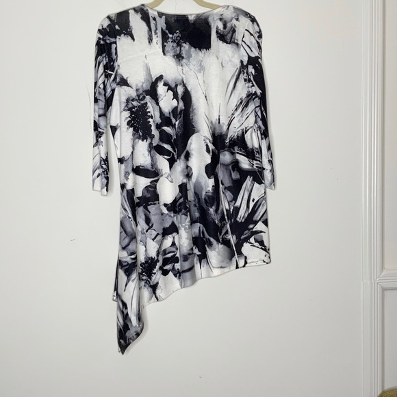 One WORLD black and white asymmetrical blouse S - Picture 4 of 7